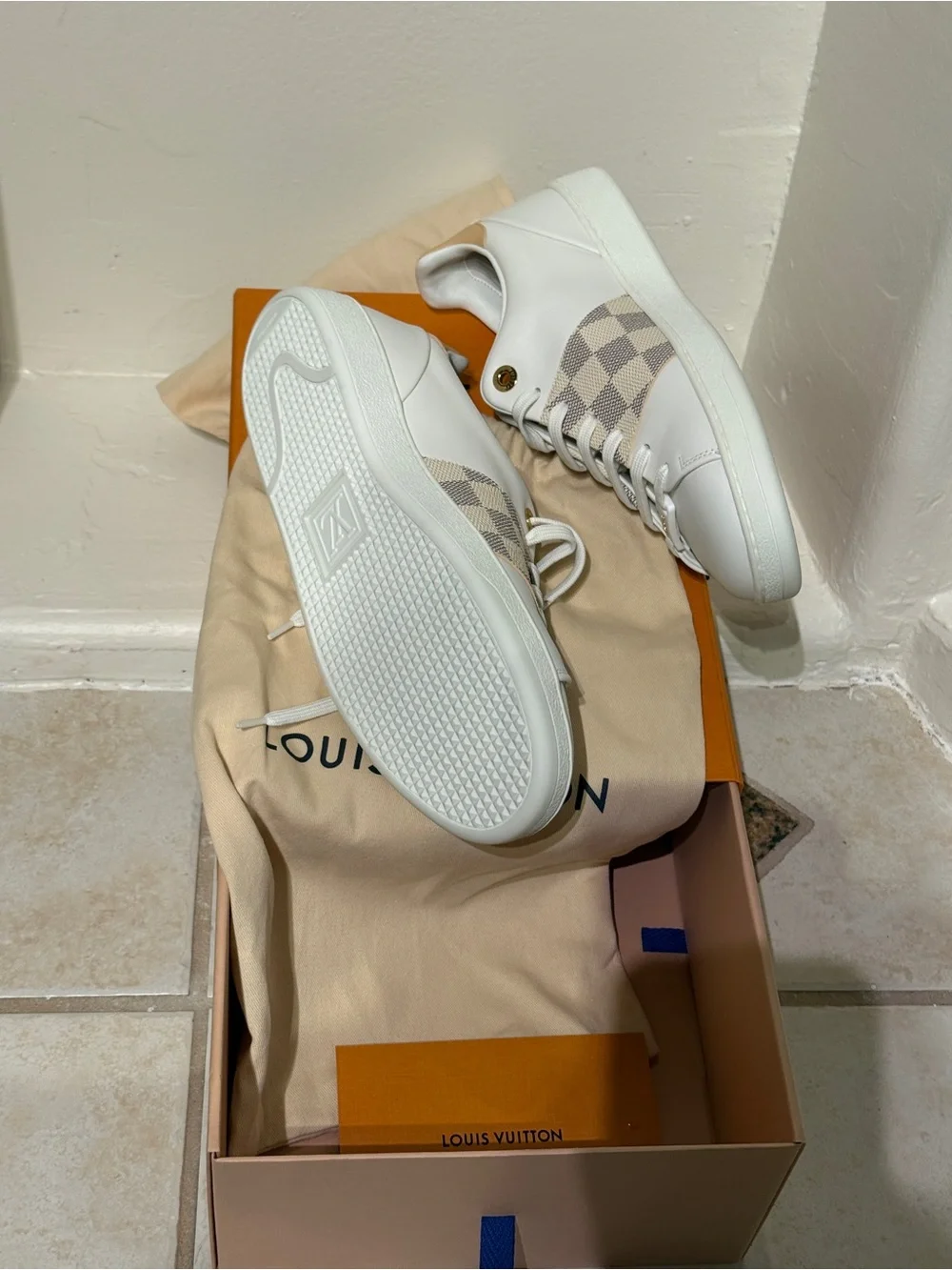 Louis Vuitton White & Beige Damier Azur *NEW* unused w/ box, EU 40.5 / 40 1/2 🔥
